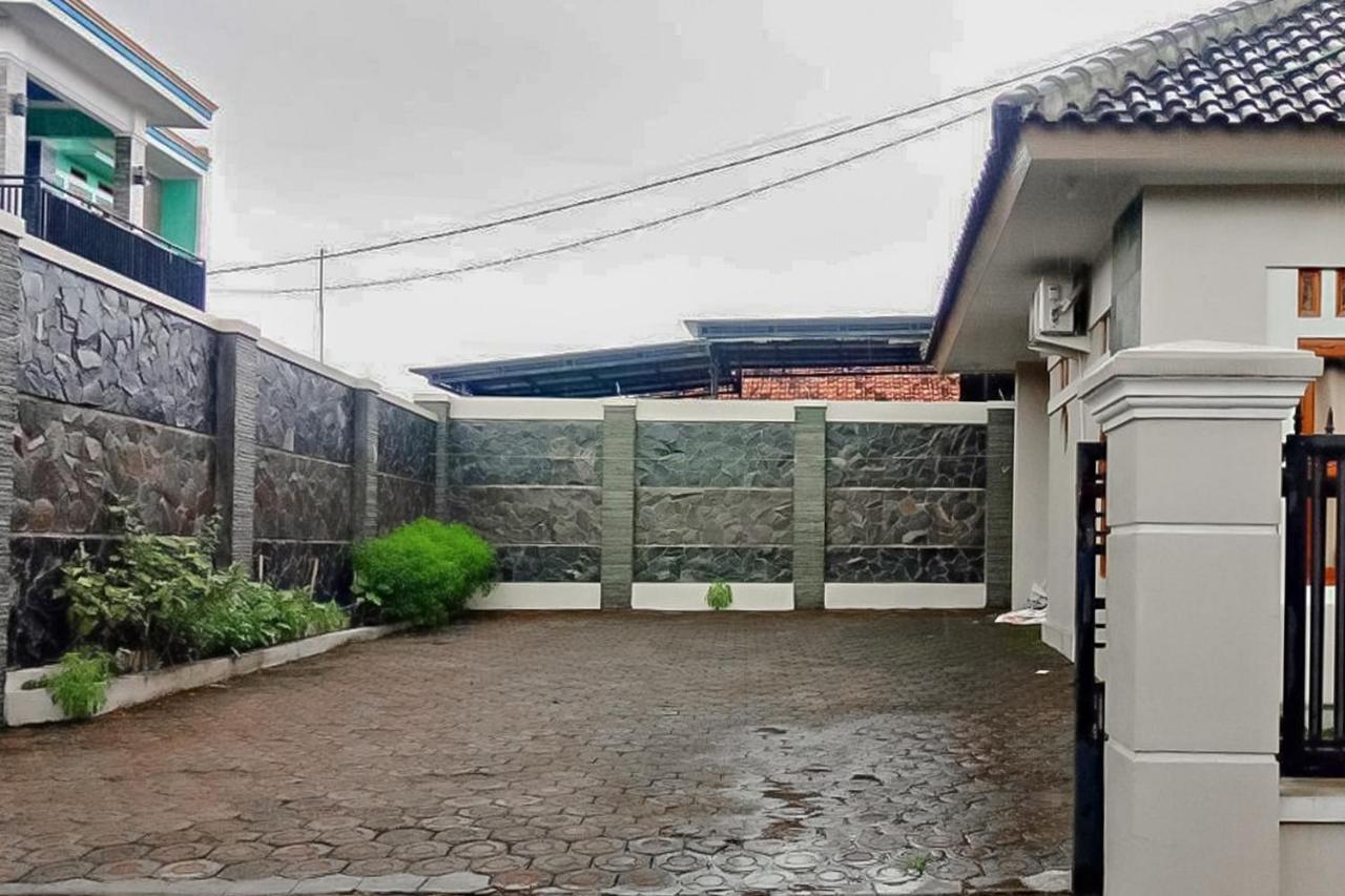 Wisma Andali Syariah Near Rsud Cideres Majalengka Exteriér fotografie